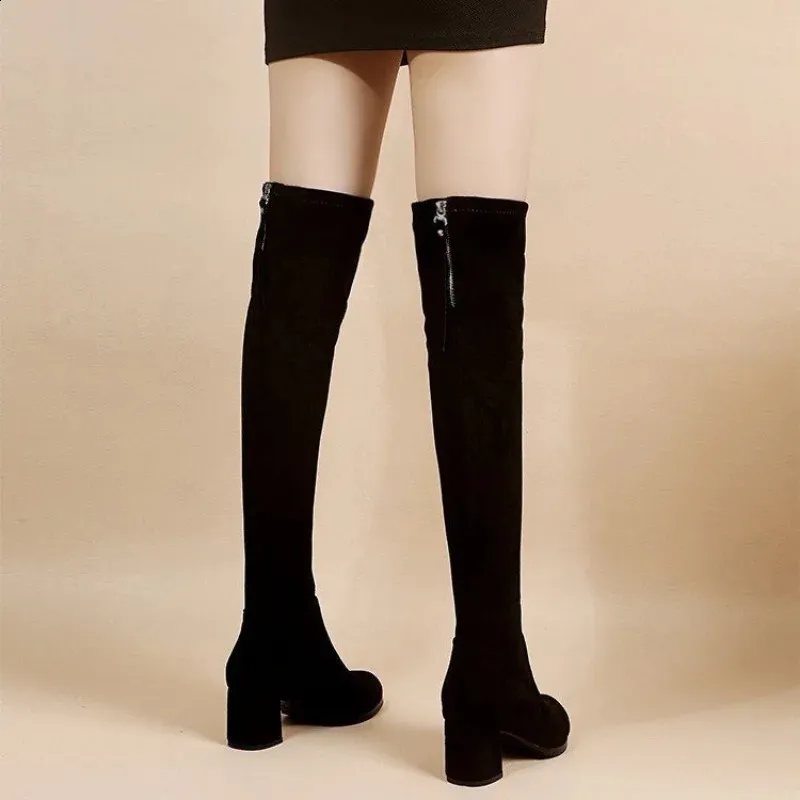 Stivali al ginocchio elasticizzati con cerniera in pelle scamosciata artificiale da donna, con pizzo e tacchi alti, neri, Botas Drone 240911_voghion.com