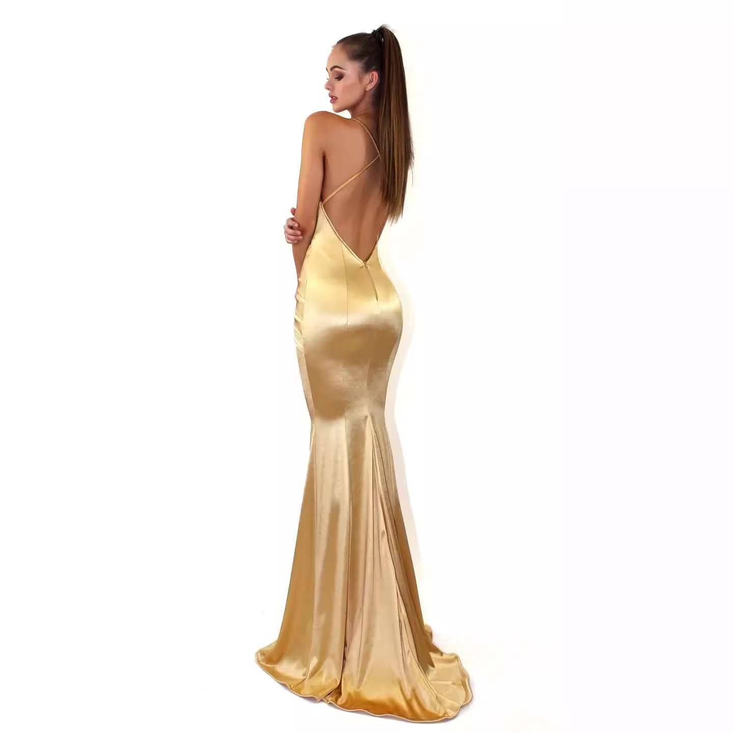 Seksowna, kobieca sukienka z głębokim dekoltem w serek i jednolitym kolorze_voghion.com