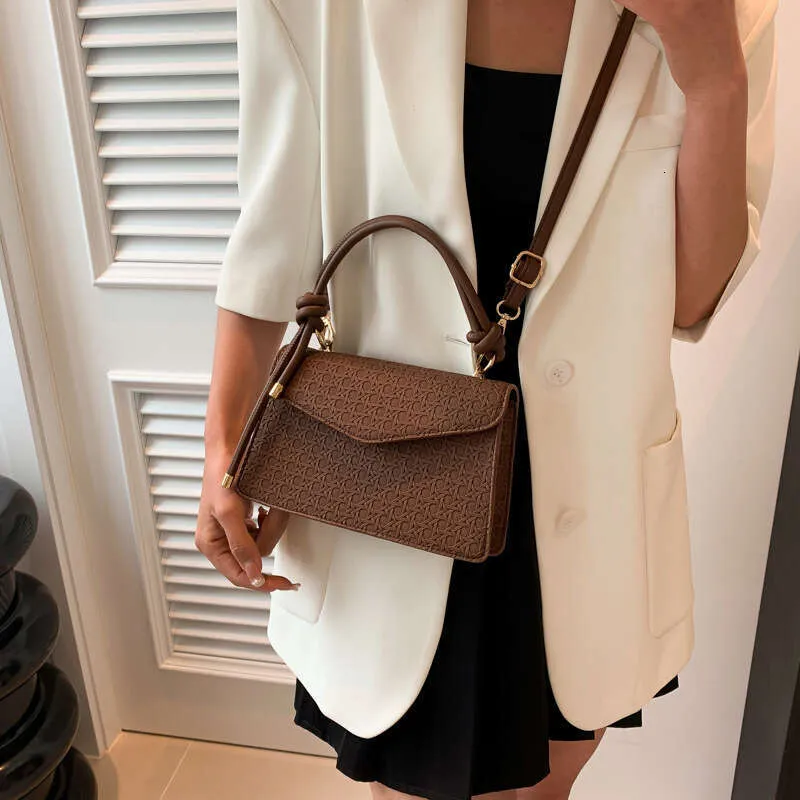 Crossbody Shoulder Handbag With Diamond Lattice Quilted Pattern_voghion.com