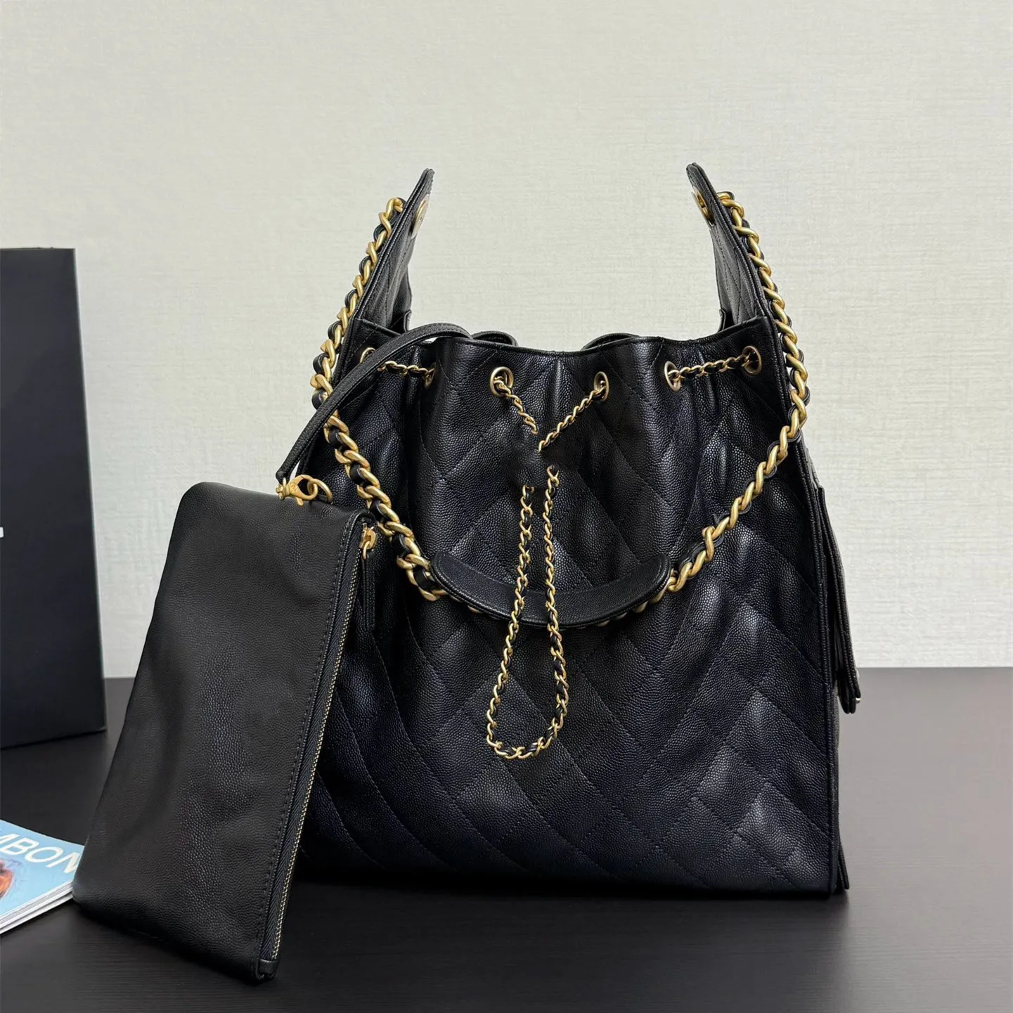 Borse a mano - Borsa hobo nera chic firmata, borsa a tracolla in vera pelle di grande capacità con catene_voghion.com
