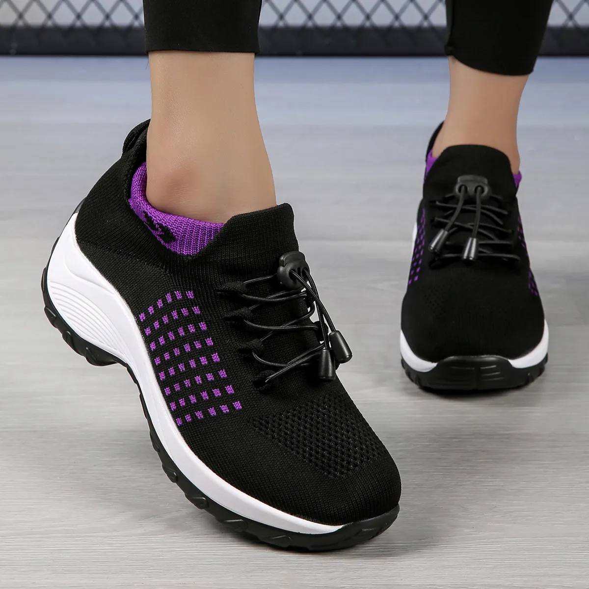 Baskets de running à bout rond et semelle épaisse style casual_voghion.com