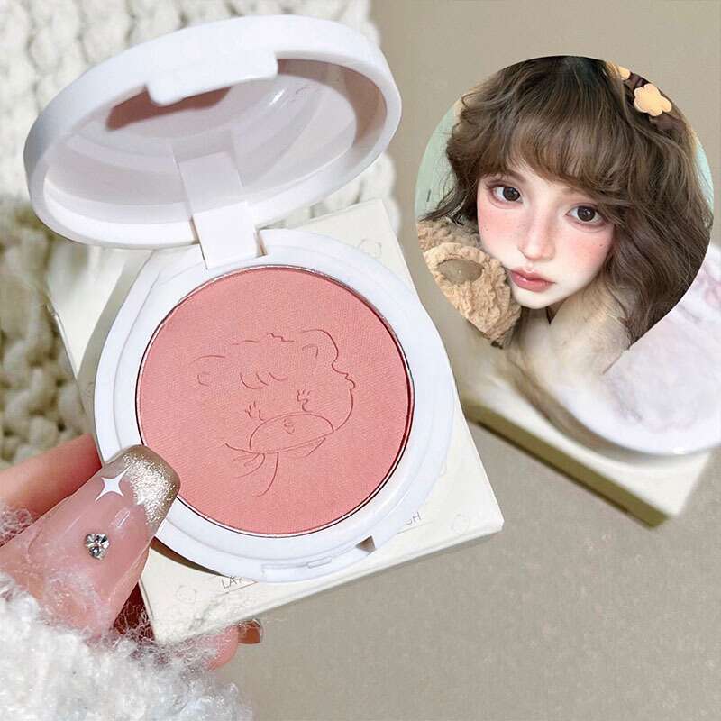 Natürliches, einfaches, vielseitiges, lebendiges Make-up für Frauen mit hoher Farbkonsistenz_voghion.com