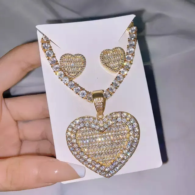 Necklaces In Stock Iced Out Bling Women Jewelry 5A White Cubic Zirconia Heart Shaped Pendant Necklace With Tennis Box_voghion.com