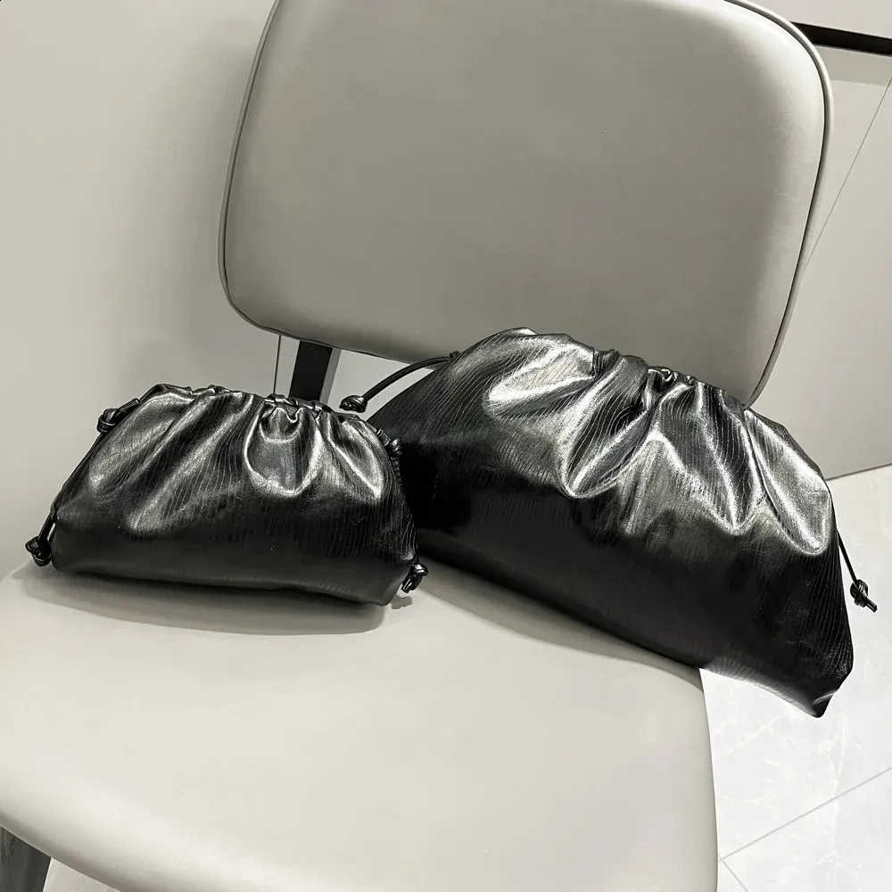 Moteriška madinga vintažinė Cloud Bag krepšys, austas per petį 240828_voghion.com