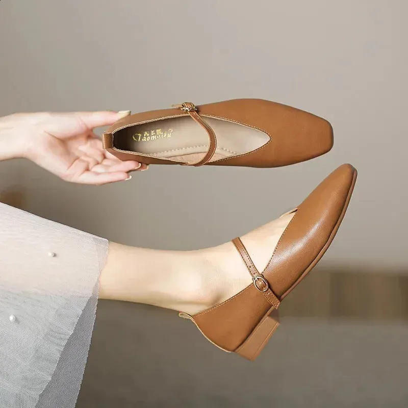 Damskie wiosenne swobodne kwadratowe noski niskie miękkie podeszwy Lolita płaskie baleriny czerwone damskie eleganckie francuskie retro klamry Mary Janes_voghion.com