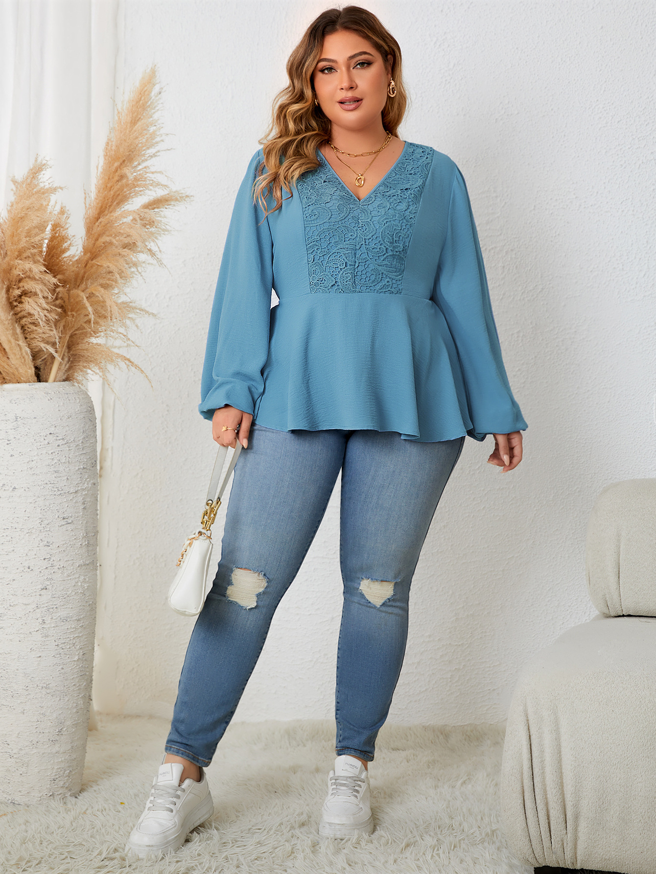 loose plus size tops women's long-sleeved V-neck shirt large size lace shirt women_voghion.com