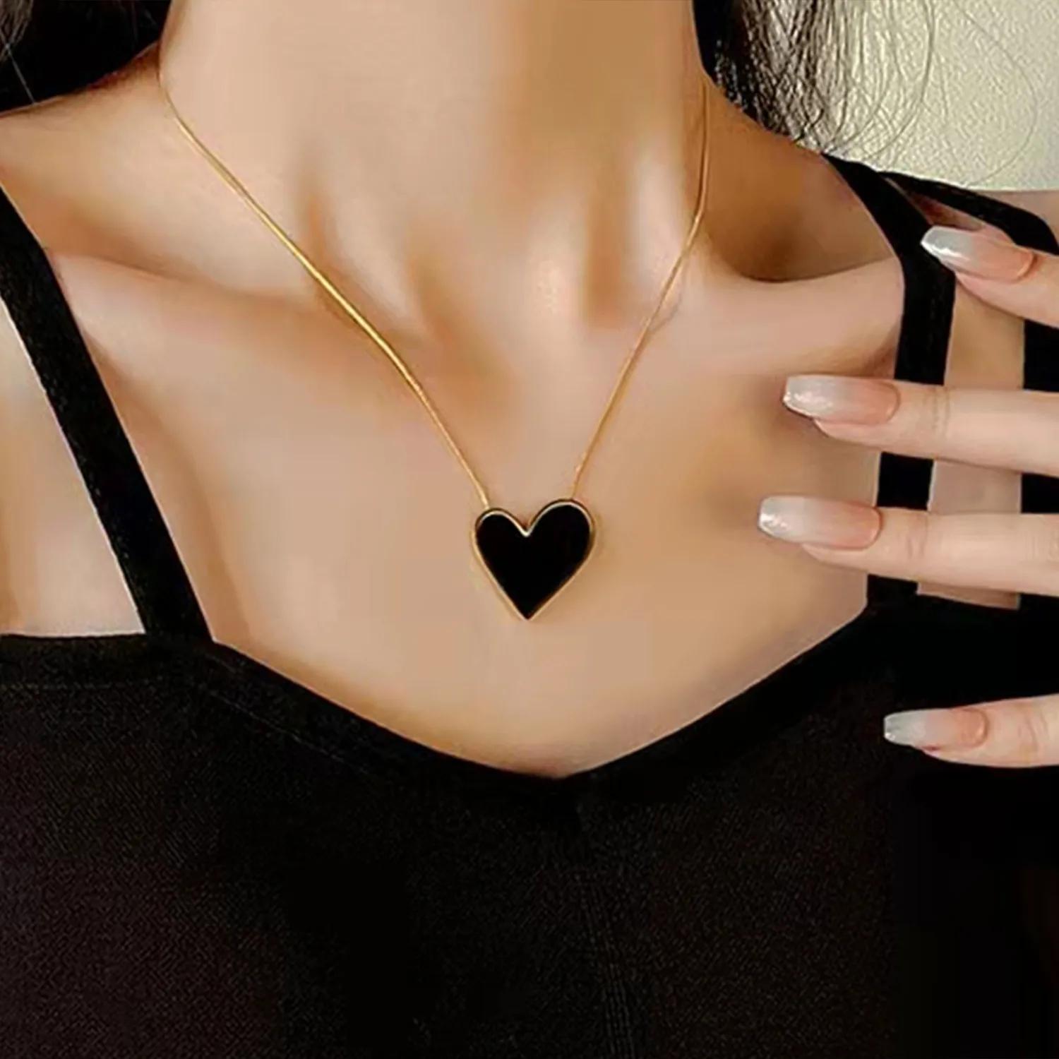 Catene Stile Vintage Placcato Oro Nero Cuore Irregolare Collana Regalo Acciaio Inossidabile Smalto Pendente Per Le Donne_voghion.com