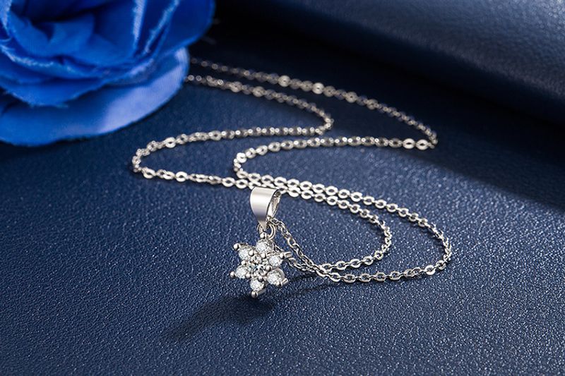 Collana con ciondolo in zircone semplice da donna con fiocco di neve, ipoallergenica e resistente allo sbiadimento, corta con clavicola_voghion.com