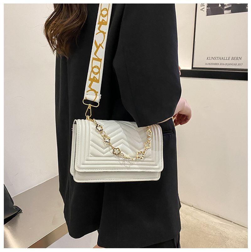Borsa a tracolla alla moda da donna, con tracolla larga e alla moda_voghion.com