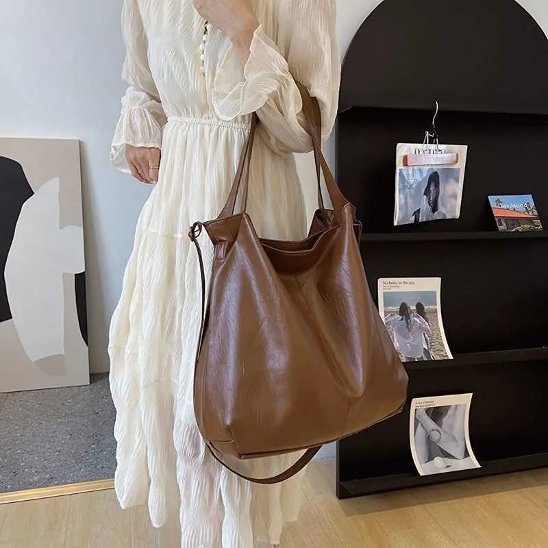 LEFTSIDE Sac à bandoulière tendance en cuir pour femmes 2023, tendance, simple, grande capacité, rétro_voghion.com