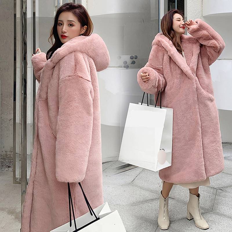 Cappotto lungo sopra il ginocchio con cappuccio in pelliccia sintetica di coniglio ispessita per donna, autunno/inverno_voghion.com