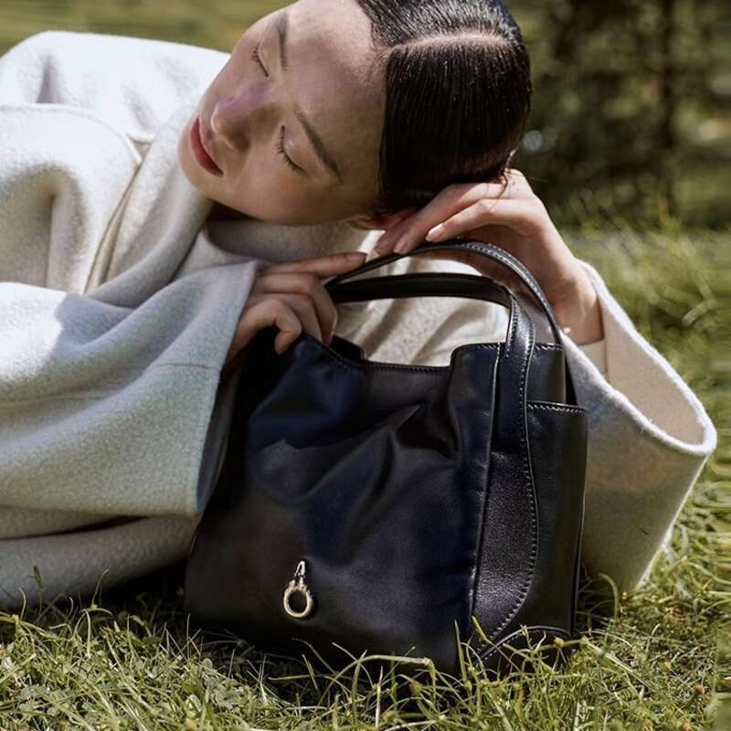 Coș de legume din hârtie din piele de vacă cu strat de cap 2025 Nouă geantă de umăr cu capacitate mare pentru navetiști_voghion.com