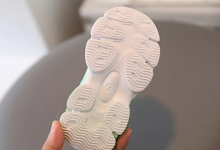 Dekliške unisex mešane barve zračne superge s platformo 2024 otroške priložnostne mrežaste lahke športne superge Cutefeet_voghion.com