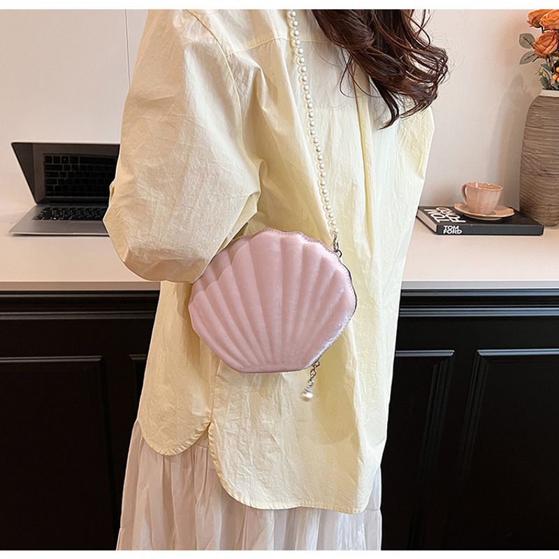 Einzigartige Nischentasche Damen 2024 Sommer neue Mode Perlen Umhängetasche ausländischer Stil einfache Muscheltasche_voghion.com