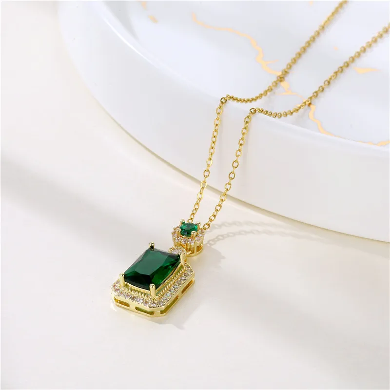 Chains HIYEE Classic Emerald Zircon Pendant Women's Necklace Stainless Steel O Word Chain Waterproof Send Girlfriend_voghion.com