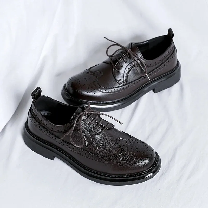 Novos sapatos Brogues clássicos da moda para homens Oxfords com cadarço em couro preto formal para festa de casamento 240614_voghion.com