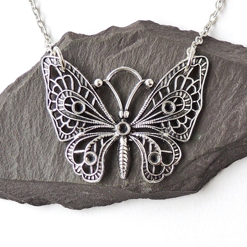 Gioielli e accessori Collana con ciondolo a farfalla in tulle d'argento vintage di grandi dimensioni_voghion.com