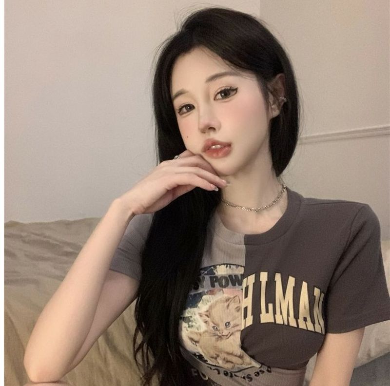 Spicy Girl Strap T-shirt met korte mouwen voor de zomer van vrouwen Instagram Trendy ontwerp, kleine opdruk, strak kruis, unieke top_voghion.com