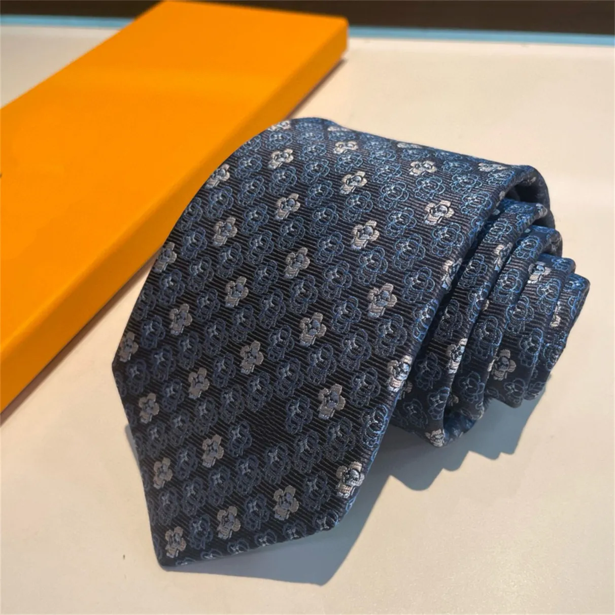 2024 Marke Hochzeit Krawatten Männer Krawatte Designer Krawatte 100% Seide Anzug Krawatten Business Krawatte V881d_voghion.com
