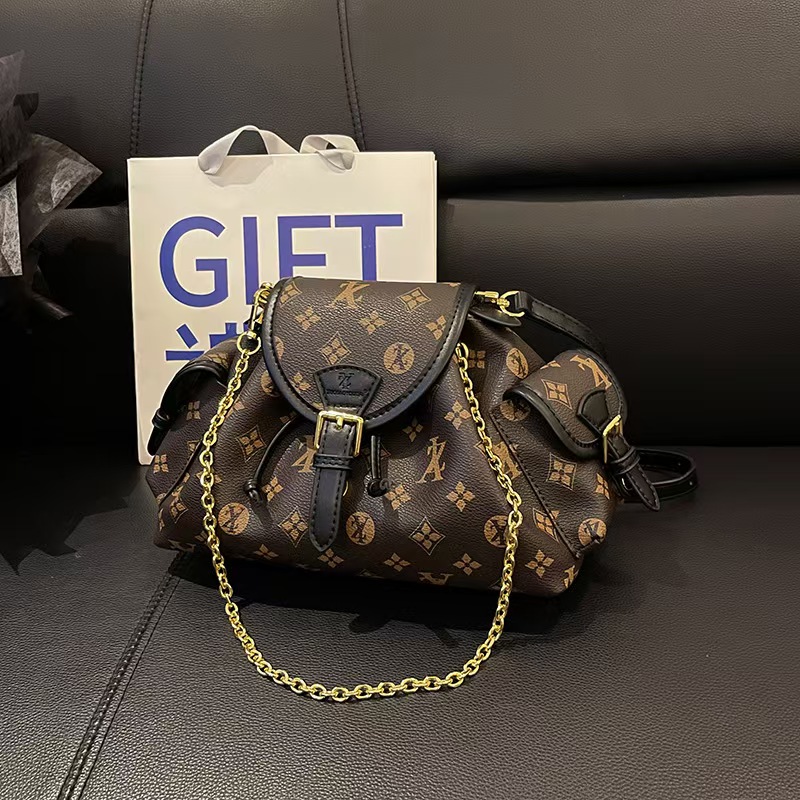 Designer Bags Tote Luxury Bag Womens Crossbody Cowhide Handbags Chain Shoulder Bag Quality Cloud Bag Lady Clutch Bucket Bag Wholesale