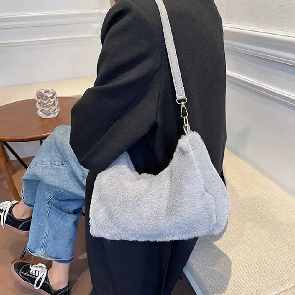 Womens Fi shoulder womens underwear bag soft plush handbag Y241025_voghion.com
