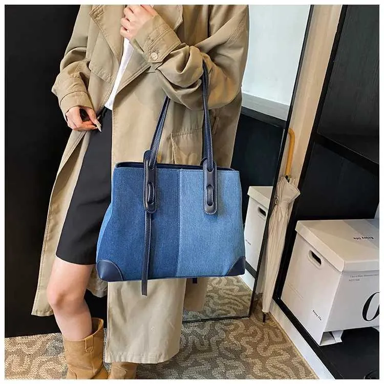 Borsa a mano in denim retrò da donna, a contrasto, con colori a contrasto, grande capacità, borsa a tracolla da viaggio, versatile, in PU, con toppa_voghion.com