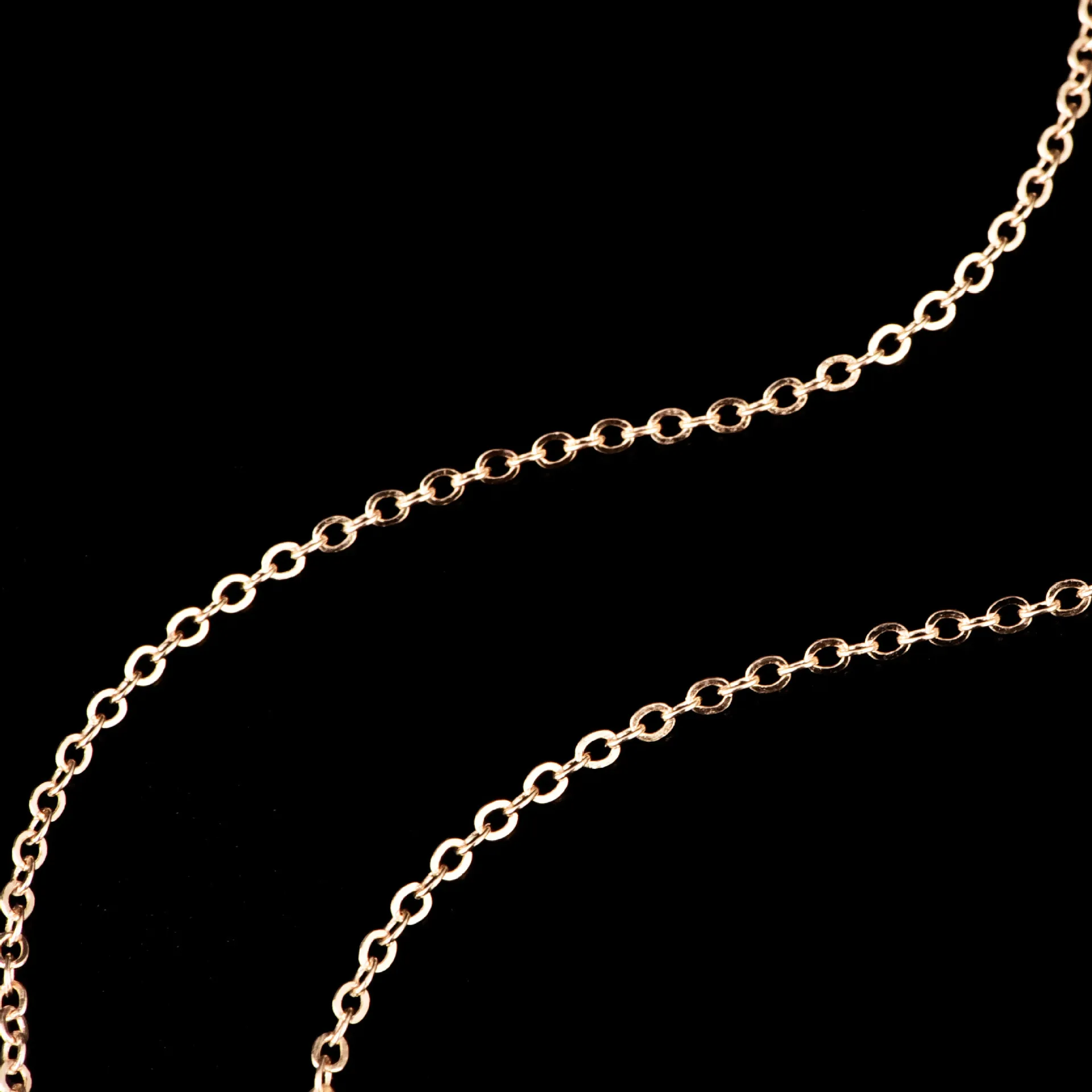 Wire Wrapped Crystal Pendant Necklace For Women And Men_voghion.com