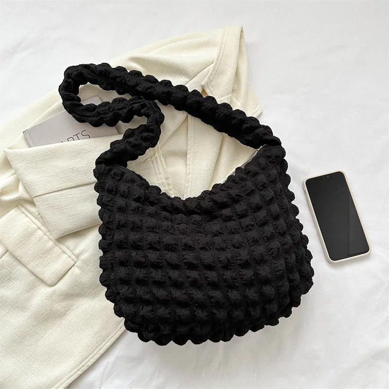 Borsa a tracolla trapuntata imbottita sotto le ascelle da donna, con pieghe a bolle, secchiello, borsa firmata, arricciata, nuvola, shopping_voghion.com