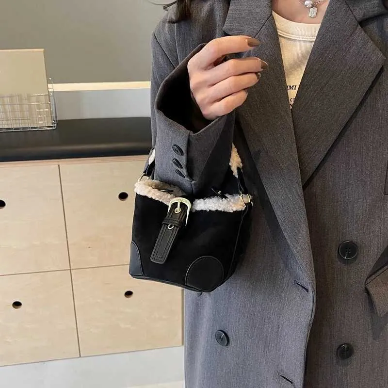 Cashmere mini bucket bag Meila suede retro 2024 new shoulder cross font handbag Y241216_voghion.com