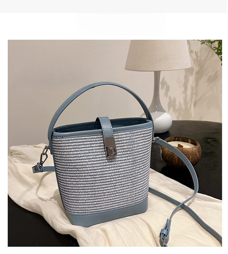 Erba di nicchia super popolare per le donne 2024 nuova borsa a secchiello per l'acqua a tracolla intrecciata versatile con blocco di colore estivo, mobile_voghion.com