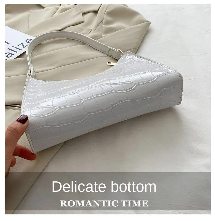 Fashion Exquisite Shopping Bag Retro Casual Tote Shoulder Bags Female Leather Solid Color Chain Handbag for Women 241120_voghion.com