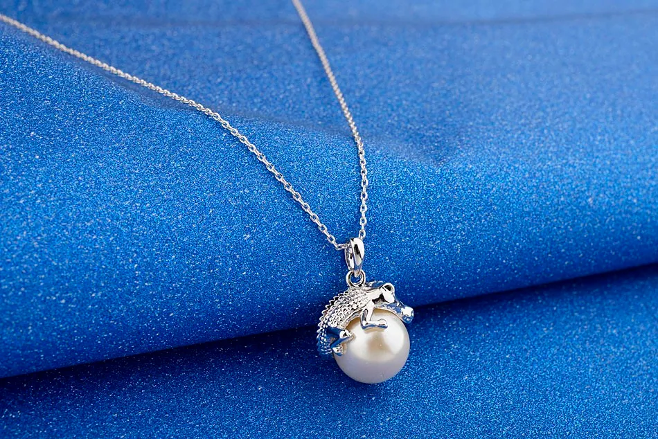 Chains Top Quality Italina Brand Exquisite Mosaic White Pearl Crocodile Pendant Clavicle Chain Necklace For Women_voghion.com