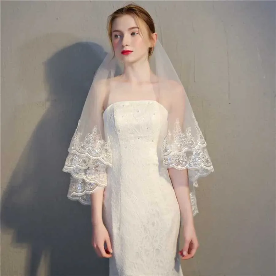 Gioielli per capelli Vendita calda Economici Bianco Avorio Due strati Pizzo da sposa Bordo Sexy Veli da sposa corti 2024_voghion.com