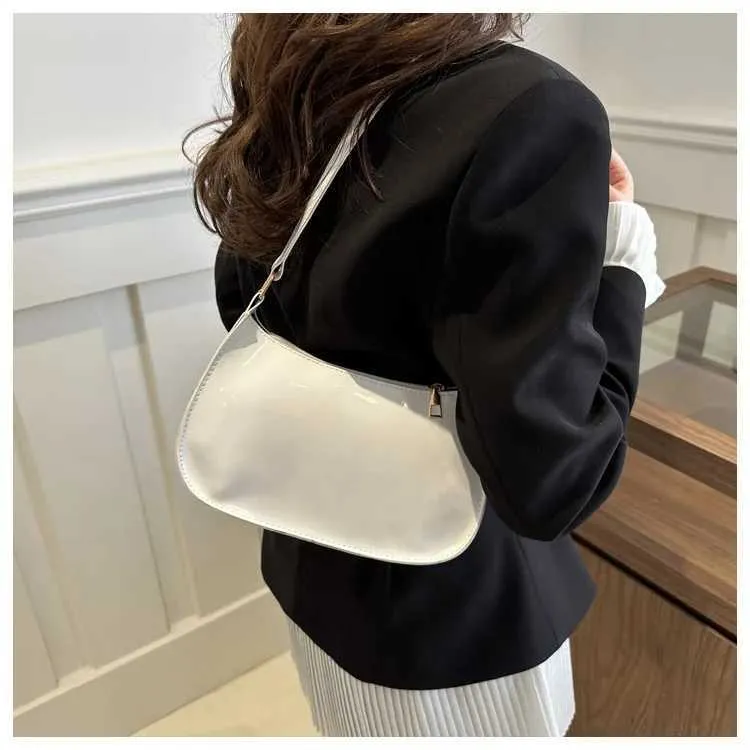 Designer Tasche Vintage weinrot Lackleder glänzend Gerie 2024 neu minimalistisch Damen Reißverschluss Umhängetasche elegant lässig_voghion.com