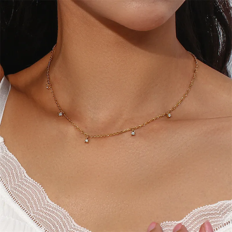 Collana con pendente minimalista per donna catena elegante_voghion.com
