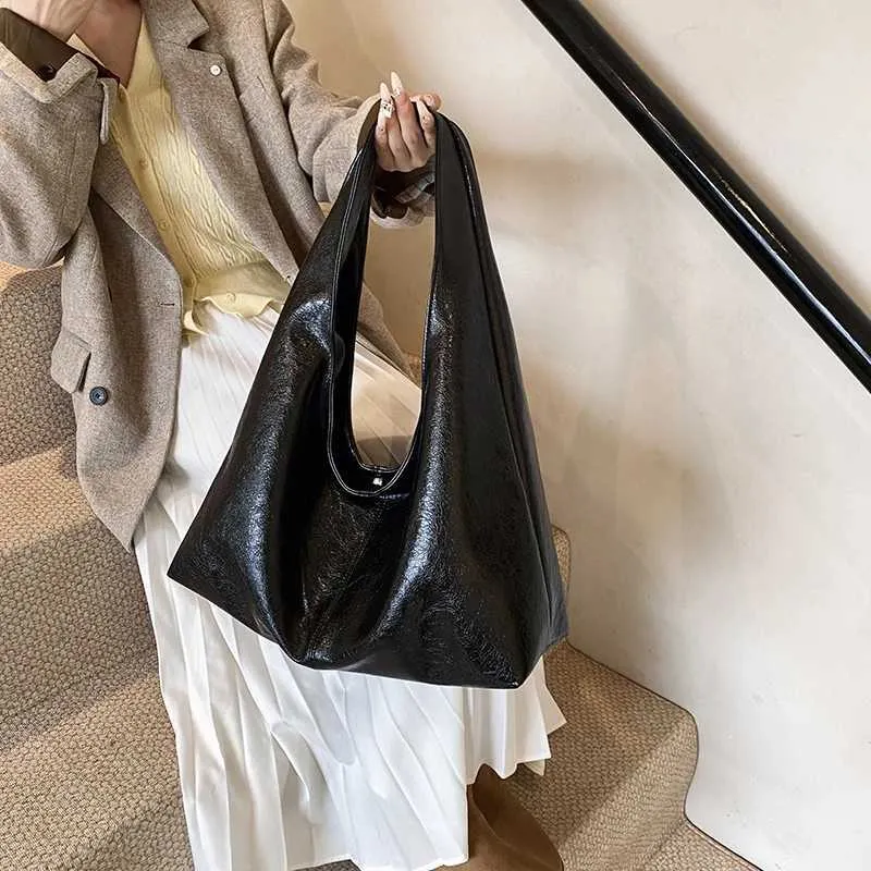 Sac à bandoulière d'hiver pour femme en cuir PU de grande taille LEFTSIDE Design 2024 Nouvelle tendance Y2K Sacs à main et portefeuilles_voghion.com