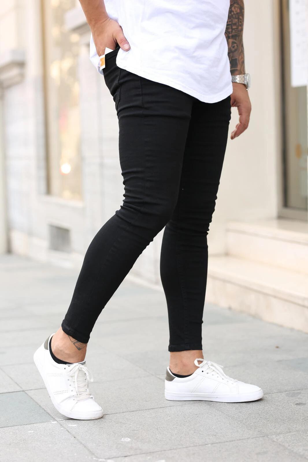 Jeans skinny elasticizzati neri classici da uomo_voghion.com