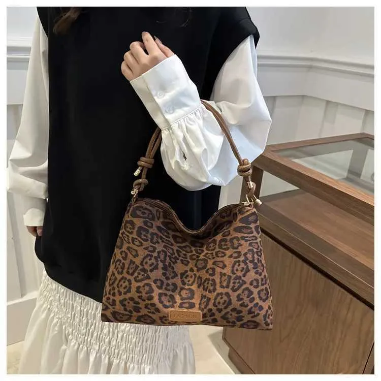 Sac à main de grande capacité pour femme, nouvelle collection automne et hiver, motif léopard, mode, haute texture, polyvalent, pour les déplacements_voghion.com