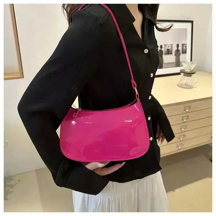 2024 Wens patented leather Versatile Fi Shoder casual Cmuting bag girl brand designer zipper small handbag Y241026_voghion.com