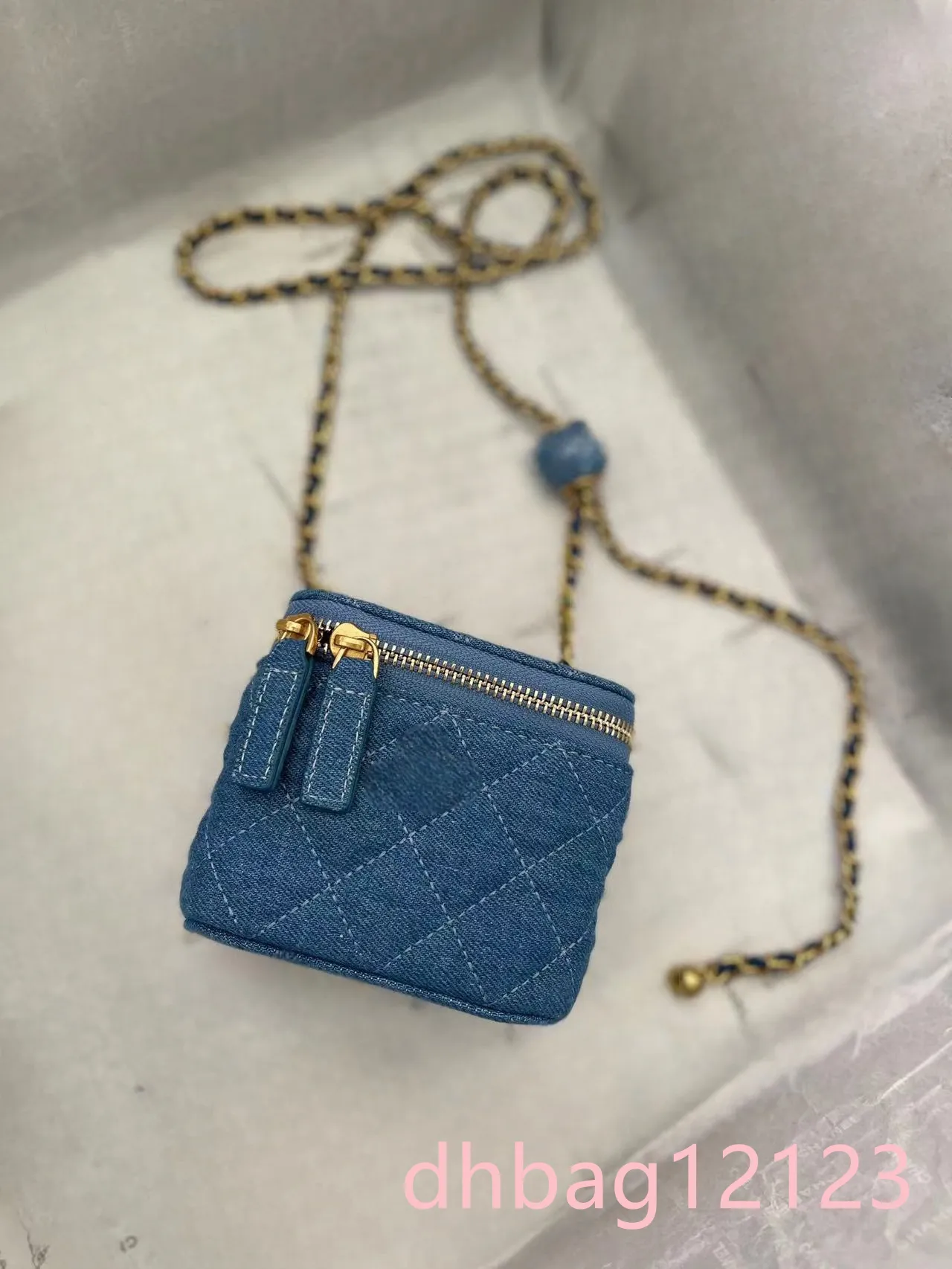 Borsa da designer, piccola scatola per il trucco, in denim, in pelle di pecora, con perle schiacciate, pallina dorata, accessori in metallo, borsa a mano con spalla inclinata, rossetto_voghion.com
