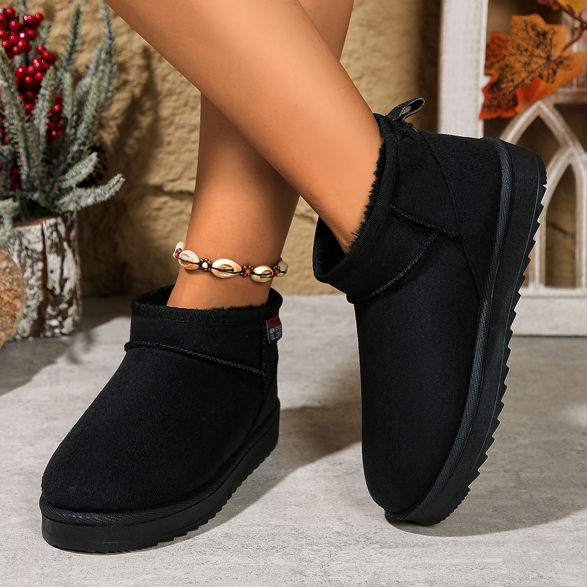 Zapatos de mujer Zapatos de algodón Nuevas botas de nieve para mujer Invierno 2024 Nuevas botas cortas cálidas de terciopelo Zapatos de algodón de suela gruesa de gran tamaño