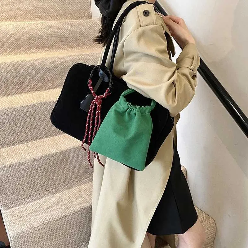 LEFTSIDE NUBUK Schulter Taschen Dame für Frauen 2024 Winter Neue Trend Y2K Koreanische Mode-Design Handtaschen und GeldbörsenC241103_voghion.com