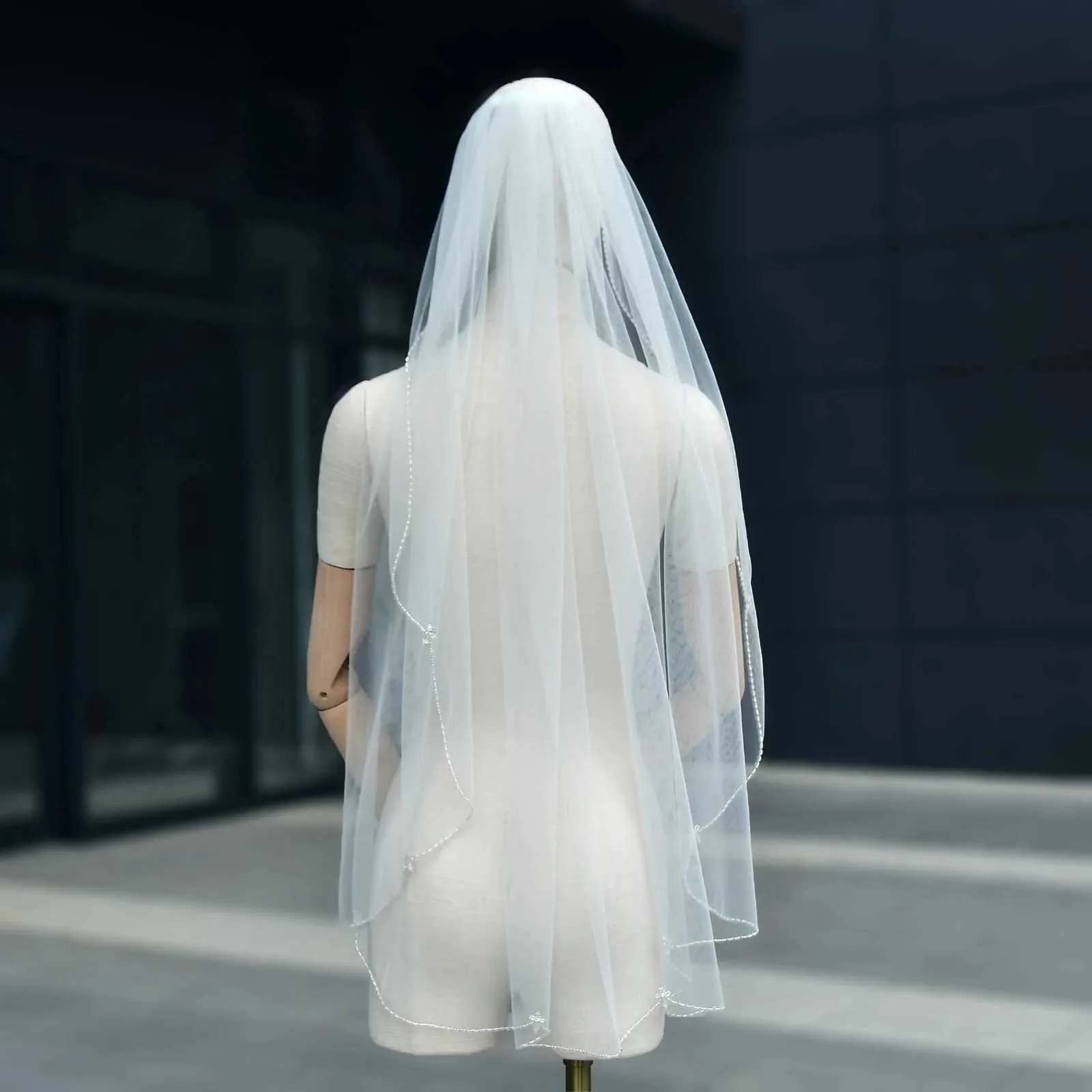 Hair Jewelry V118 1T Pearls Bridal Fingertip Scalloped Edge Rhinestones Crystal Wedding Veil With Comb Short Elegant_voghion.com