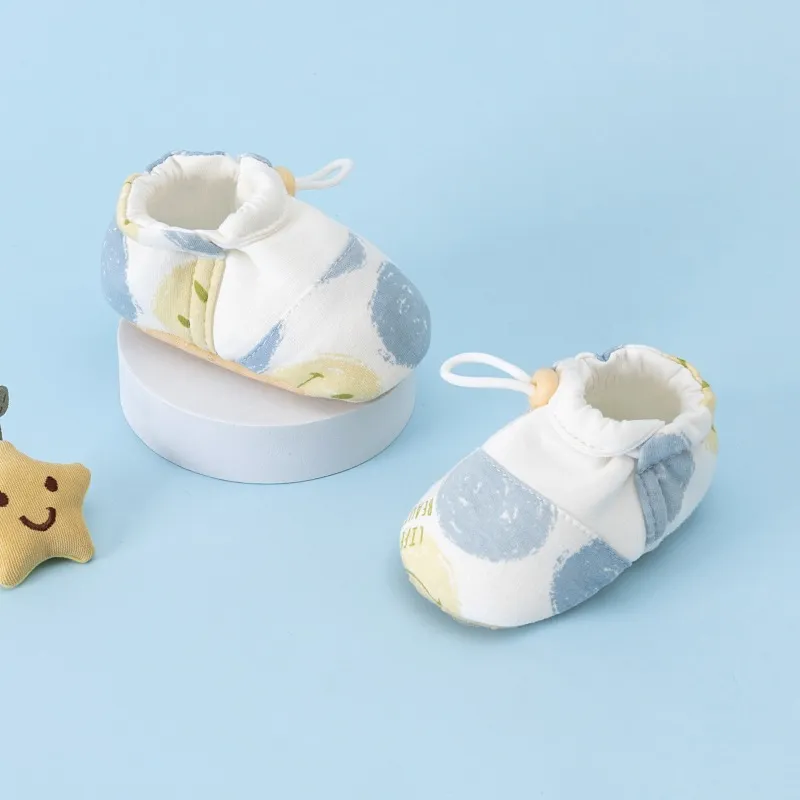 Pavasara un rudens multfilmu jaundzimušajiem mazuļiem Cutefeet mīkstas zoles pretslīdes pirmie staigulīši mazuļiem ar zeķēm un apaviem_voghion.com
