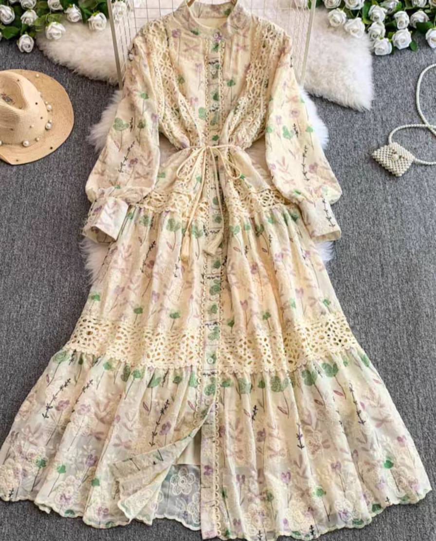 Vintage Style Floral Lace Dress With Puff Sleeves And Buttons_voghion.com