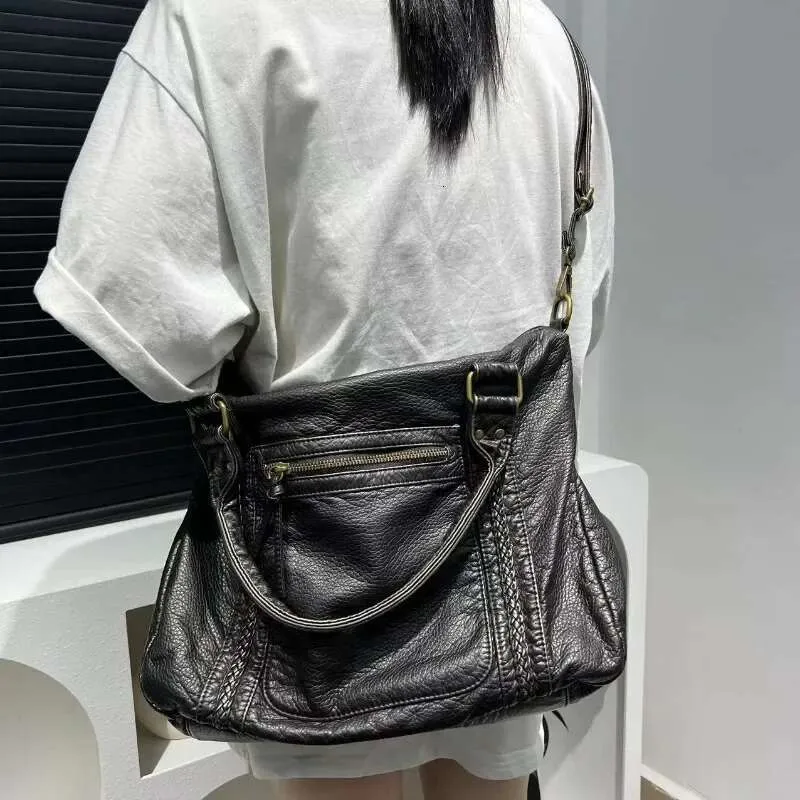 Elegant Y2k Motorcycle Shoulder Bag Large Retro Washed Handbag_voghion.com