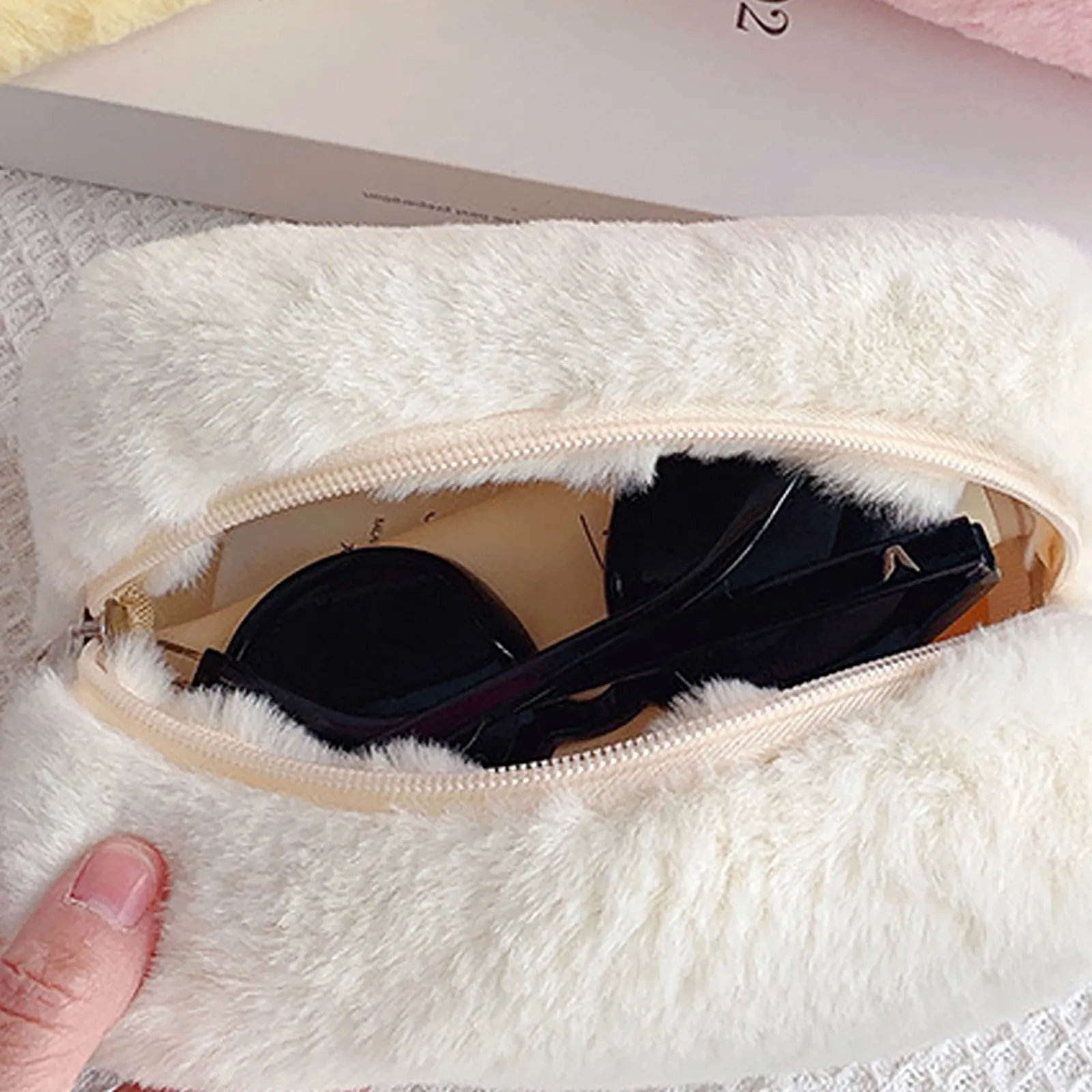 Plush Makeup Bags Large Capacity Soft Make Up Brushes Storage Solid Color Cosmetics Handbag Case Portable For Travel_voghion.com
