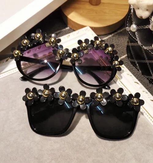 Wholesale-Designer Unique Flower Round Sunglasses Women Beach Glasses Fashion Accessories for Summer Gift Time Limit_voghion.com