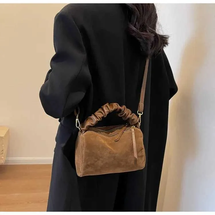 Sacs à bandoulière légers en PU pour femmes avec fermeture éclair tendance 2024 Design à plis tendance Bolsas Para MujeresC241103_voghion.com