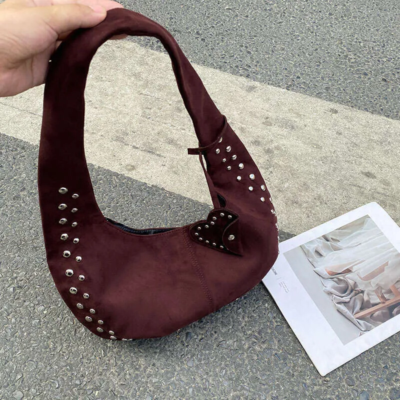 Geantă de umăr decorativă Retro Nit nouă, geantă europeană și americană pentru motocicletă, geantă de mână din piele Nubuck Armpit pentru femei_voghion.com